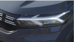 LED-Abblendlicht  Wird es dunkel? Das neue LED-Abblendlicht des Sandero schaltet sich automatisch ein und bietet Tag und Nacht verbesserte Sicht. Fängt es an zu regnen? Genießen Sie außerdem die automatische Betätigung der Scheibenwischer.